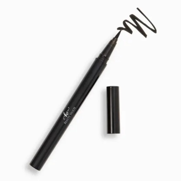 NWT BEAUTY VAULTE
Liquid Eyeliner in Black - Picture 1 of 5